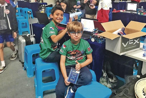 Los representantes de Panamá en la competencia, Karl Moreno, de 10 años, y Marcos Bohnen, de 6 años. Los representantes de Panamá en la competencia, Karl Moreno, de 10 años, y Marcos Bohnen, de 6 años.