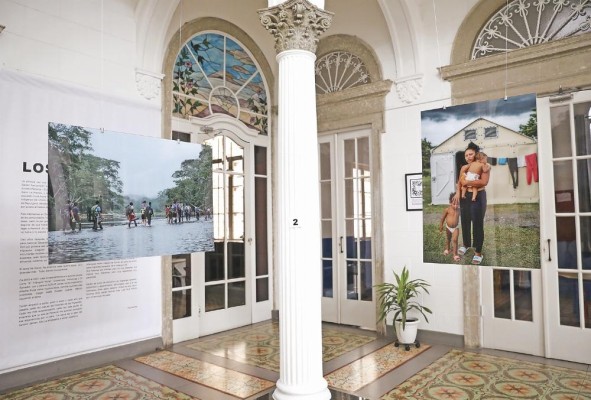 Tito Herrera realizó al menos ocho viajes al Darién para compilar el material de esta exhibición fotográfica. Tito Herrera realizó al menos ocho viajes al Darién para compilar el material de esta exhibición fotográfica.