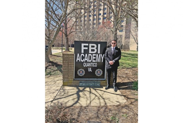 El teniente Ricardo Alfonso Sánchez Barreto tomó un curso sobre comportamiento y psicología criminal, en el FBI en Quantico, Virginia, además de otra capacitación en ciberdefensa con el U.S. Navy en California. El teniente Ricardo Alfonso Sánchez Barreto tomó un curso sobre comportamiento y psicología criminal, en el FBI en Quantico, Virginia, además de otra capacitación en ciberdefensa con el U.S. Navy en California.