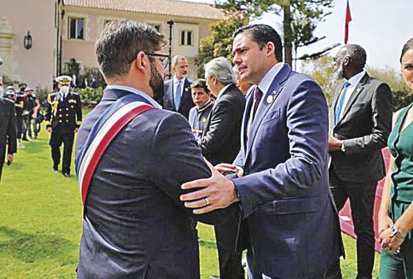 Vicepresidente de Panamá, José Gabriel Carrizo, participó en actos de toma de posesión del nuevo presidente de Chile. Vicepresidente de Panamá, José Gabriel Carrizo, participó en actos de toma de posesión del nuevo presidente de Chile.