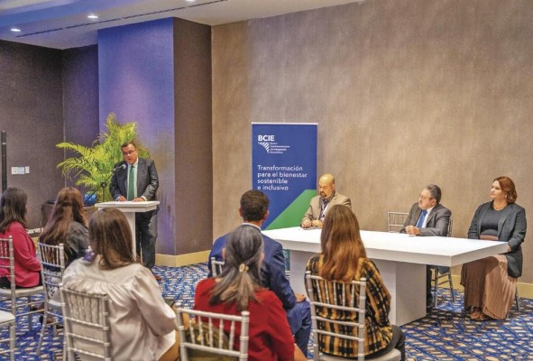 Lanzamiento del programa para el fortalecimiento de los sistemas antilavado de activos y contra financiamiento al terrorismo. Lanzamiento del programa para el fortalecimiento de los sistemas antilavado de activos y contra financiamiento al terrorismo.