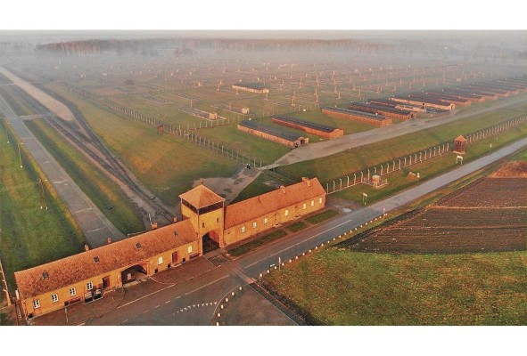 Auschwitz ahora es un museo y centro de visitas. Auschwitz ahora es un museo y centro de visitas.