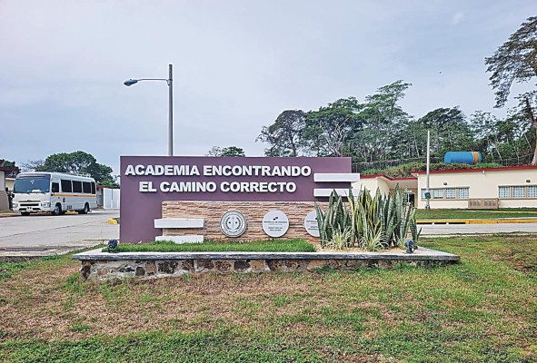 Sede de la Academia Encontrando el Camino Correcto Sede de la Academia Encontrando el Camino Correcto