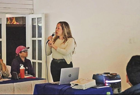 Maru Gálvez de la Cámara de Turismo de Tierras Altas durante la presentación de Expo Aventuras 2024. Maru Gálvez de la Cámara de Turismo de Tierras Altas durante la presentación de Expo Aventuras 2024.