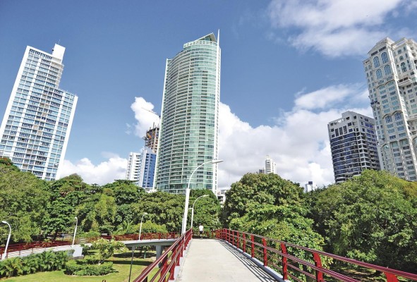 El desarrollo urbanístico debe buscar un equilibro con los espacios verdes que sirvan de recreación. El desarrollo urbanístico debe buscar un equilibro con los espacios verdes que sirvan de recreación.