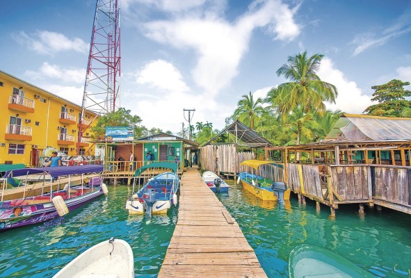 El apellido Ábrego es el más frecuente en la provincia de Bocas del Toro y en la comarca Ngäbe Buglé. El apellido Ábrego es el más frecuente en la provincia de Bocas del Toro y en la comarca Ngäbe Buglé.