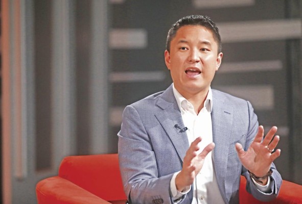 Michael Chen: 'Los jóvenes están cansados de los que hablan y poco accionan' Michael Chen: 'Los jóvenes están cansados de los que hablan y poco accionan'
