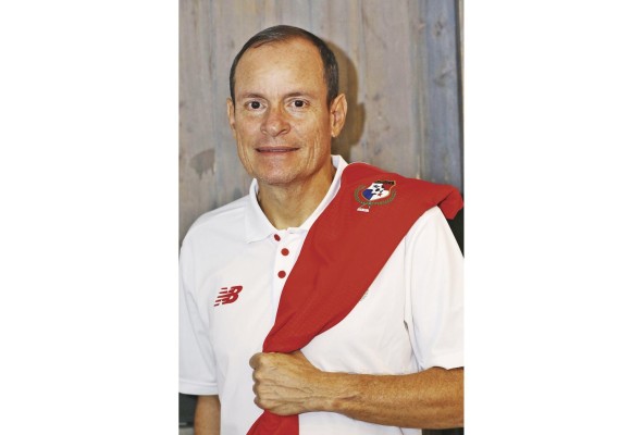 Kenneth Zseremeta valora el aporte de los técnicos anteriores Víctor Suárez y Raiza Gutiérrez, hoy su asistente. Kenneth Zseremeta valora el aporte de los técnicos anteriores Víctor Suárez y Raiza Gutiérrez, hoy su asistente.