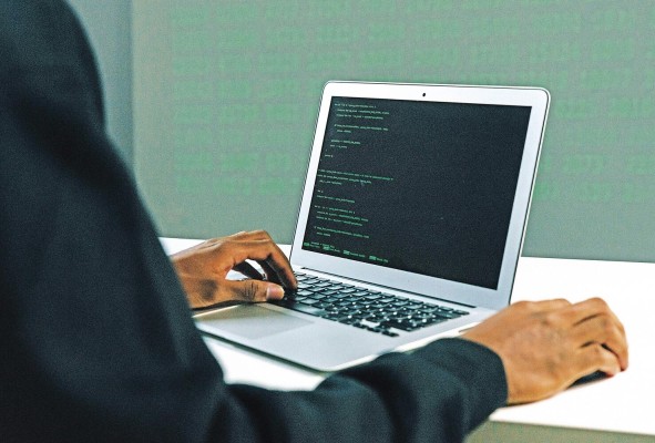 Con una penetración del internet superior al 64% y con más de 2,8 millones de habitantes conectados a la red diariamente, el nivel de exposición a los riesgos de ciberseguridad es una realidad. Con una penetración del internet superior al 64% y con más de 2,8 millones de habitantes conectados a la red diariamente, el nivel de exposición a los riesgos de ciberseguridad es una realidad.