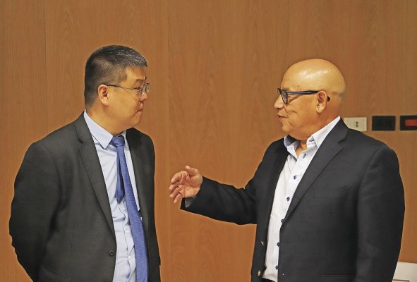 La firma de este convenio tiene el objetivo de fortalecer las relaciones de cooperación tecnológica, científica y académica entre Exsusa y Huawei. La firma de este convenio tiene el objetivo de fortalecer las relaciones de cooperación tecnológica, científica y académica entre Exsusa y Huawei.