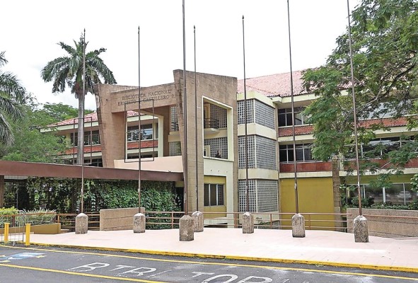 Fachada de la Biblioteca Nacional Ernesto J. Castillero Fachada de la Biblioteca Nacional Ernesto J. Castillero