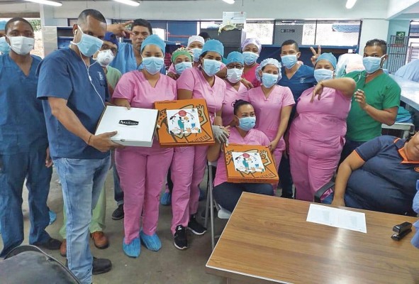 A través de la cuenta @Foodloverspty, es posible sumarse a la iniciativa y unir esfuerzos de manera voluntaria. En @cuquitacookita también han estado recibiendo donaciones para la preparación de lunch boxes. A través de la cuenta @Foodloverspty, es posible sumarse a la iniciativa y unir esfuerzos de manera voluntaria. En @cuquitacookita también han estado recibiendo donaciones para la preparación de lunch boxes.