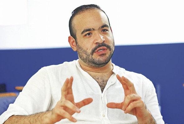Roberto Thomas-Díaz, ganador del Concurso Nacional de Literatura Ricardo Miró en la sección Teatro 2022. Roberto Thomas-Díaz, ganador del Concurso Nacional de Literatura Ricardo Miró en la sección Teatro 2022.