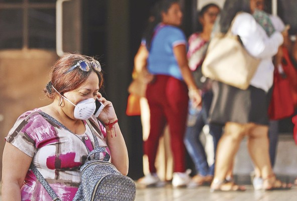 El Gobierno Nacional insiste en la necesidad de emplear el distanciamiento social como primera medida para mitigar los contagios. El Gobierno Nacional insiste en la necesidad de emplear el distanciamiento social como primera medida para mitigar los contagios.