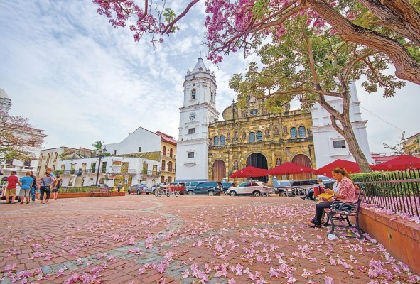 El Casco Antiguo de Panamá es uno de los principales atractivos de la ciudad. El Casco Antiguo de Panamá es uno de los principales atractivos de la ciudad.