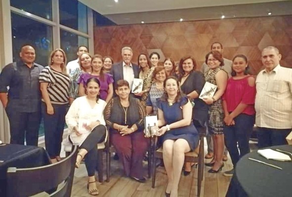 Reunión de Los Cazalecturas Reunión de Los Cazalecturas