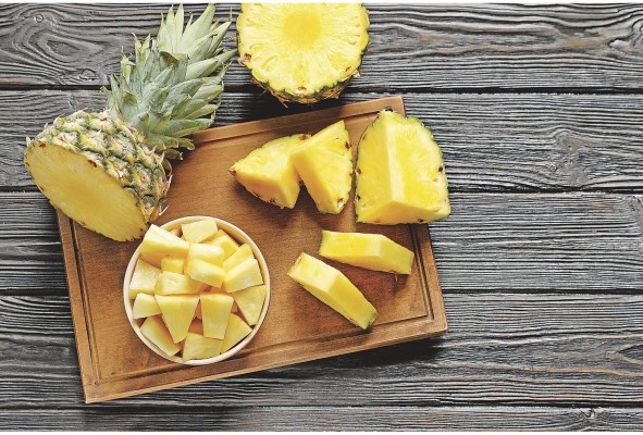Frutas como la piña y la papaya son bien importantes porque contienen enzimas como la bromelaína y la papaína, que ayudan a reducir la inflamación. Y alimentos depurativos del hígado como alcachofas, rábanos, cebolla, son alimentos importantes para la prevención no solo de miomas sino de otras enfermedades Frutas como la piña y la papaya son bien importantes porque contienen enzimas como la bromelaína y la papaína, que ayudan a reducir la inflamación. Y alimentos depurativos del hígado como alcachofas, rábanos, cebolla, son alimentos importantes para la prevención no solo de miomas sino de otras enfermedades