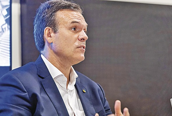 Scandolari acumula más de 20 años de experiencia en banca. Scandolari acumula más de 20 años de experiencia en banca.