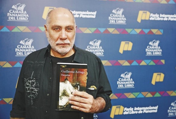 Arriaga presentó 'Extrañas' el sábado pasado en la Feria Internacional del Libro. Arriaga presentó 'Extrañas' el sábado pasado en la Feria Internacional del Libro.