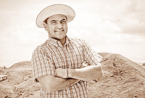 En su entorno es recordado como un artista humanitario. En su entorno es recordado como un artista humanitario.
