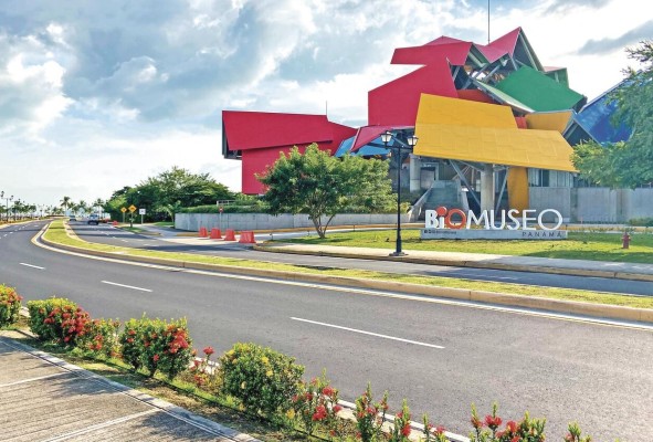El museo de la biodiversidad en Panamá recibe visitas sábados y domingos. El museo de la biodiversidad en Panamá recibe visitas sábados y domingos.