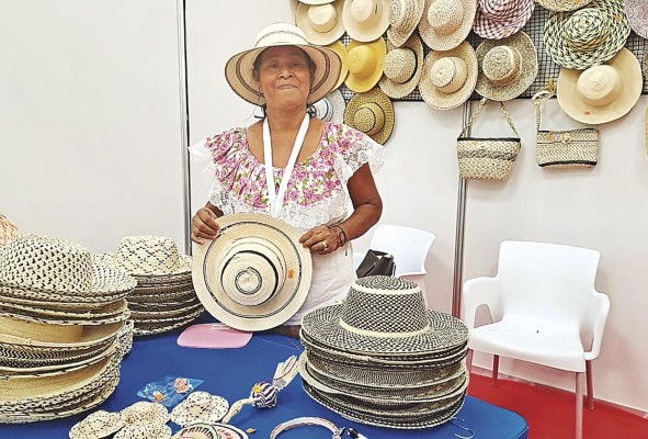 La artesana coclesana Eusebia Núñez durante su participación en la XLIII Feria Nacional de Artesanías 2023. La artesana coclesana Eusebia Núñez durante su participación en la XLIII Feria Nacional de Artesanías 2023.