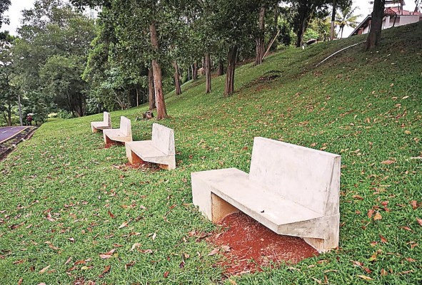 El parque Omar es uno de los pulmones naturales más significativos de la ciudad de Panamá. Está enclavado en la urbe. El parque Omar es uno de los pulmones naturales más significativos de la ciudad de Panamá. Está enclavado en la urbe.