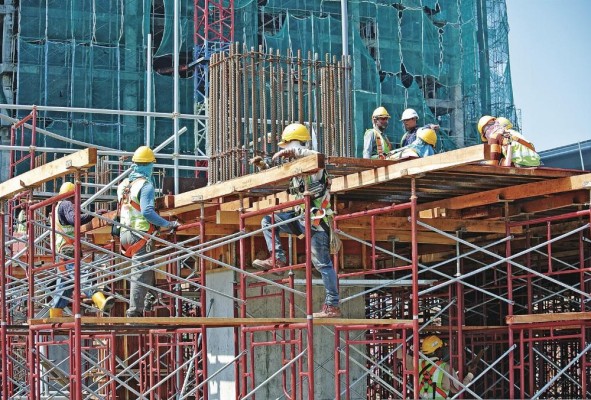 La construcción presentó variación positiva por la ejecución de inversiones en obras, tanto del sector público como del privado. La construcción presentó variación positiva por la ejecución de inversiones en obras, tanto del sector público como del privado.