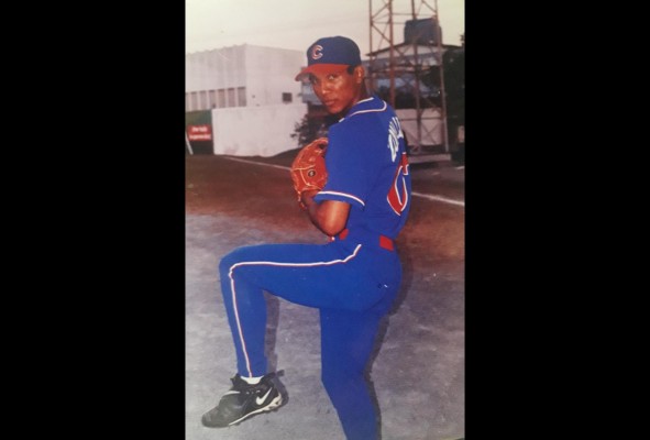 Cristóbal López jugó 14 temporadas, de las cuales 11 fueron con Colón. Cristóbal López jugó 14 temporadas, de las cuales 11 fueron con Colón.
