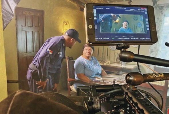 La realización de esta película se materializó con el respaldo de empresas privadas. La realización de esta película se materializó con el respaldo de empresas privadas.