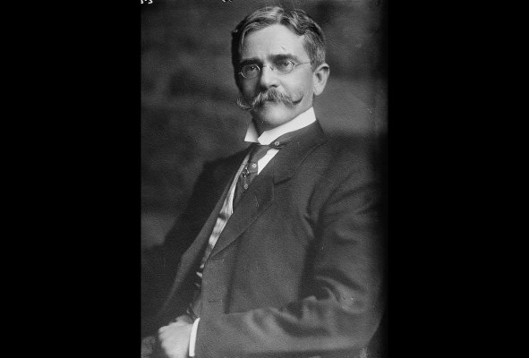 El presidente Belisario Porras (1910) fue presionado para aceptar el fallo White. El presidente Belisario Porras (1910) fue presionado para aceptar el fallo White.