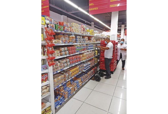Según datos recopilados y publicados por el MEF, el pan de molde pasó de costar $10,69 el kg en noviembre de 2021 a $14,69 en noviembre de 2022. En cambio el pan de micha se abarató, pasando de $10,13 a $10,03. Un aspecto que influye en el consumo de una u otra presentación es la proximidad de los establecimientos que lo ofrecen al consumidor. Según datos recopilados y publicados por el MEF, el pan de molde pasó de costar $10,69 el kg en noviembre de 2021 a $14,69 en noviembre de 2022. En cambio el pan de micha se abarató, pasando de $10,13 a $10,03. Un aspecto que influye en el consumo de una u otra presentación es la proximidad de los establecimientos que lo ofrecen al consumidor.