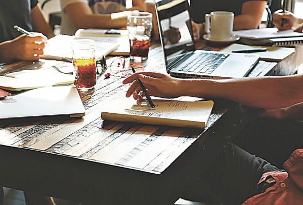 Predique con el ejemplo y obtenga mejores resultados; hacerlo beneficiará el desempeño de su equipo. Predique con el ejemplo y obtenga mejores resultados; hacerlo beneficiará el desempeño de su equipo.