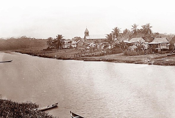Cuando los norteamericanos llegaron en 1904, Gatún era el centro de un intercambio comercial relativamente grande. Bananas y otros productos del Gatún, Trinidad y Río Chagres eran traídos for traspaso por ferrocarril y para la venta. Una vez a la semana, los embarques de siete a nueve vagones llenos de bananas era realizado, y el día del embarque tanto como unas cien canoas estaban esperando en Gatún. Cuando los norteamericanos llegaron en 1904, Gatún era el centro de un intercambio comercial relativamente grande. Bananas y otros productos del Gatún, Trinidad y Río Chagres eran traídos for traspaso por ferrocarril y para la venta. Una vez a la semana, los embarques de siete a nueve vagones llenos de bananas era realizado, y el día del embarque tanto como unas cien canoas estaban esperando en Gatún.
