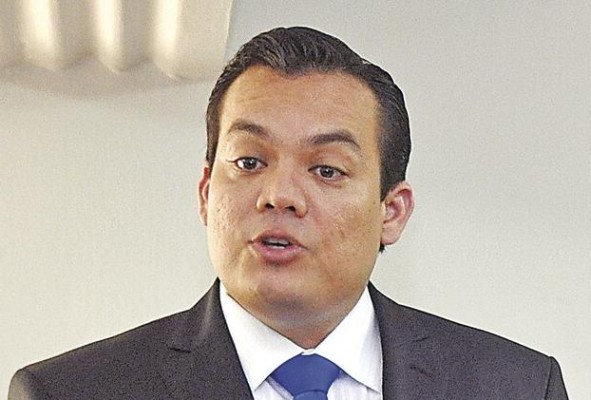 Juan Carlos Araúz. Abogado Actual presidente del Colegio Nacional de Abogados. Tiene un doctorado en derecho de la Universidad de Complutense de Madrid, España. Juan Carlos Araúz. Abogado Actual presidente del Colegio Nacional de Abogados. Tiene un doctorado en derecho de la Universidad de Complutense de Madrid, España.