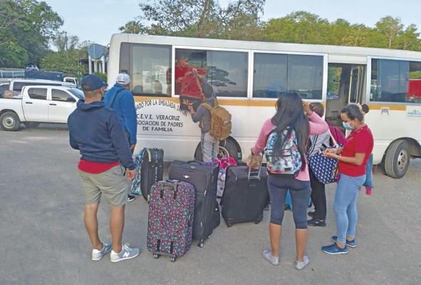 El Meduca inicia el traslado de los docentes por diversas vías. El Meduca inicia el traslado de los docentes por diversas vías.