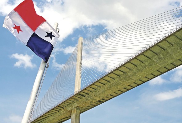 Panamá, puente del mundo, corazón del universo Panamá, puente del mundo, corazón del universo