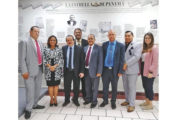Decanos de la Unachi, la UP, y La Estrella de Panamá logran acuerdos Decanos de la Unachi, la UP, y La Estrella de Panamá logran acuerdos