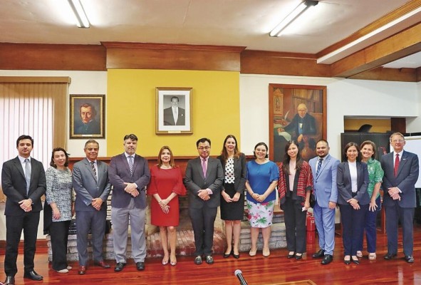 Vista de la reunión entre la delegación de Costa Rica y Filipinas. Vista de la reunión entre la delegación de Costa Rica y Filipinas.