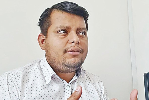 Manuel Alejandro Sandoval, líder estudiantil exiliado en Costa Rica. Manuel Alejandro Sandoval, líder estudiantil exiliado en Costa Rica.