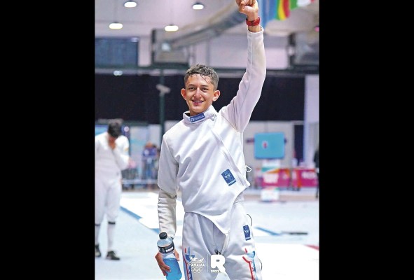 Arturo Dorati alcanzó la presea de oro en la esgrima de los Suramericanos de Rosario. Arturo Dorati alcanzó la presea de oro en la esgrima de los Suramericanos de Rosario.