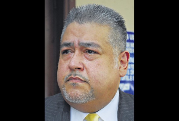 Alfonso Fraguela. Abogado Exvicepresidente del Colegio Nacional de Abogados, fue vocero presidencial 2004-2009 y es directivo de la Academia Panameña de Derecho Administrativo. Alfonso Fraguela. Abogado Exvicepresidente del Colegio Nacional de Abogados, fue vocero presidencial 2004-2009 y es directivo de la Academia Panameña de Derecho Administrativo.