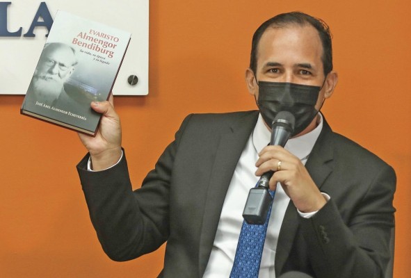 José Abel Almengor ofreció una palabras durante la presentación José Abel Almengor ofreció una palabras durante la presentación