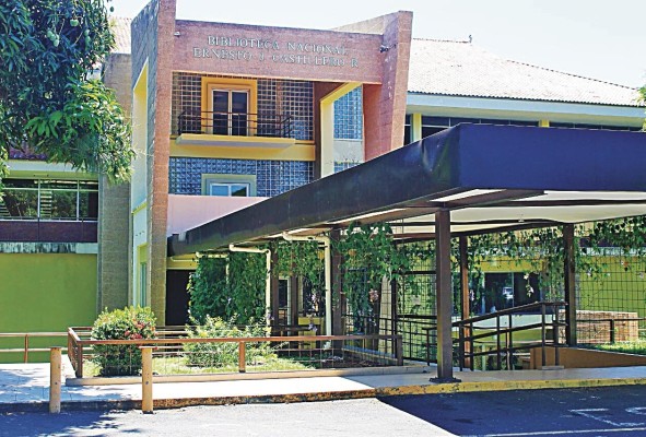 El trabajo de recopilación, investigación y selección estuvo a cargo de Guadalupe de Rivera, directora técnica de la Biblioteca Nacional, y de Mario García Hudson, historiador de la institución. El trabajo de recopilación, investigación y selección estuvo a cargo de Guadalupe de Rivera, directora técnica de la Biblioteca Nacional, y de Mario García Hudson, historiador de la institución.
