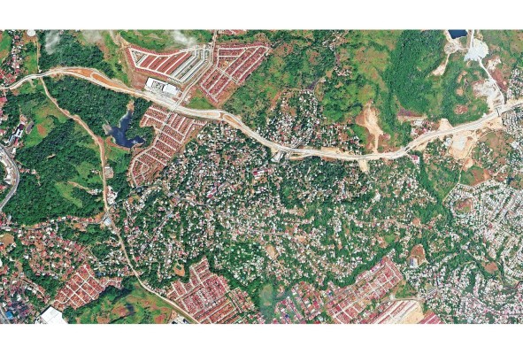 Construcción del corredor norte, donde se observa el trazado irregular de los asentamientos informales, en la periferia de la ciudad de Panamá. Construcción del corredor norte, donde se observa el trazado irregular de los asentamientos informales, en la periferia de la ciudad de Panamá.