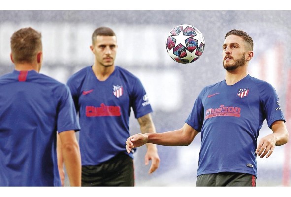 El jugador del Atlético de Madrid Koke Resurrección, durante el entrenamiento, preparatorio del partido de la Liga de Campeones ante el Leipzig, celebrado este martes. El jugador del Atlético de Madrid Koke Resurrección, durante el entrenamiento, preparatorio del partido de la Liga de Campeones ante el Leipzig, celebrado este martes.
