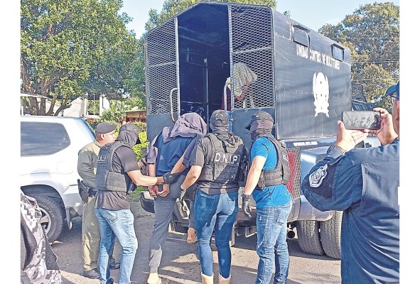 La pena que podrían enfrentar por este delito está entre los 20 a 30 años de prisión. La pena que podrían enfrentar por este delito está entre los 20 a 30 años de prisión.