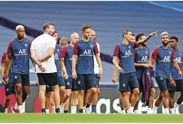 Jugadores del Paris Saint Germain durante una sesión de entrenamiento. Jugadores del Paris Saint Germain durante una sesión de entrenamiento.