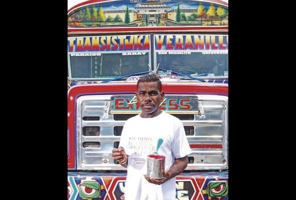El artista de buses Andrés Salazar El artista de buses Andrés Salazar
