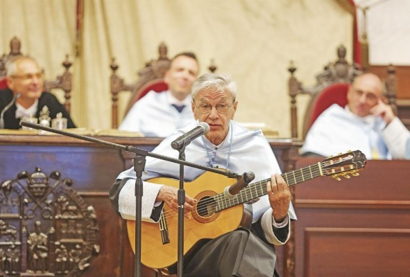Caetano Veloso durante el acto de investidura Caetano Veloso durante el acto de investidura